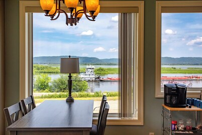 Big River Escape Grandview Manse