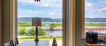 Big River Escape Grandview Manse