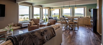 Big River Escape Grandview Manse