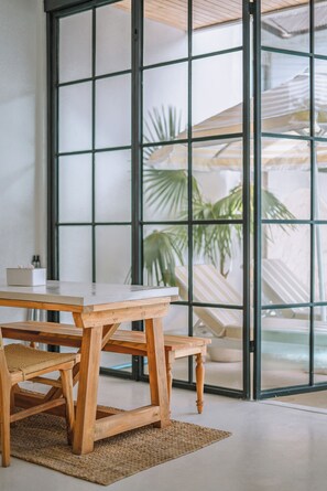 غرفة لتناول الطعام