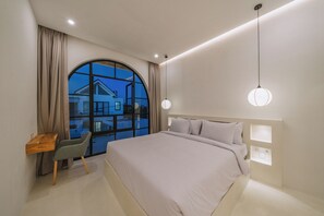 Villa Deluxe | 2 chambres, coffre-fort, bureau, fer et planche à repasser