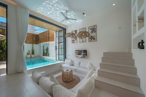 Deluxe Villa | Living room