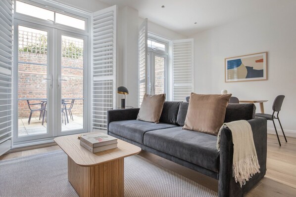 Fernseher, Stereoanlage