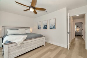 4 bedrooms, iron/ironing board, WiFi, bed sheets