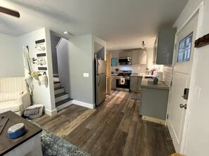 Kühlschrank, Ofen, Herdplatte, Geschirrspüler