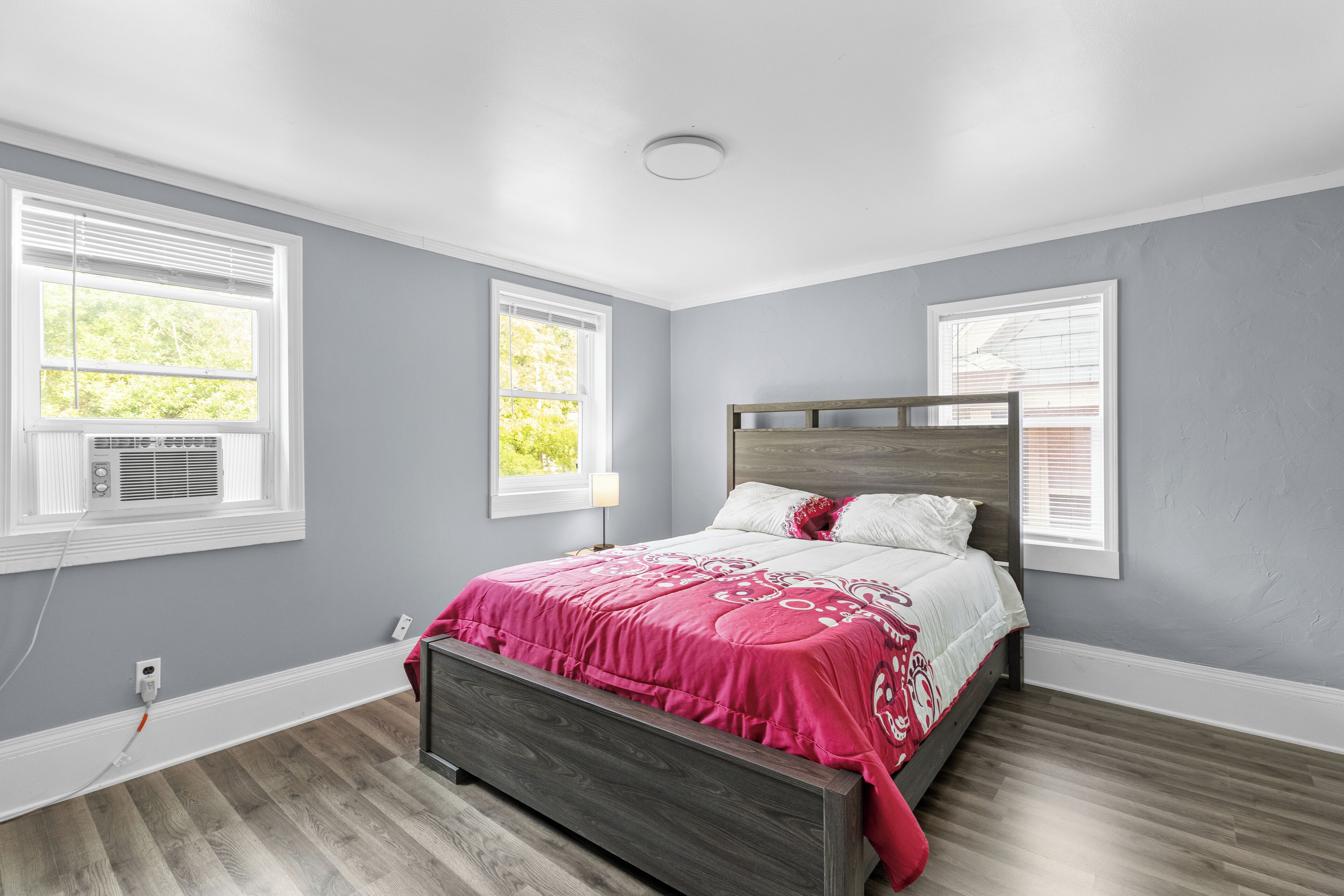 4 bedrooms, desk, free WiFi, bed sheets