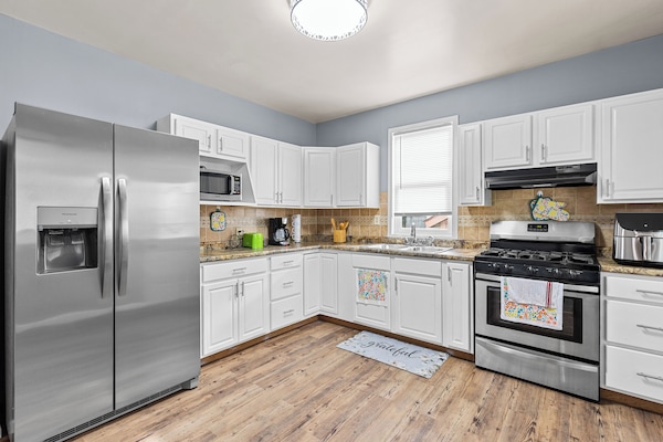 ثلاجة، ميكروويف، فرن، موقد طهي مسطح