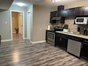 Paper towels - Self contained-executive suite  (Edmonton)