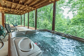 Outdoor spa tub - Blue Ridge Mountain Cabin w/ Hot Tub, Firepit, Game Room & Scenic Views (Blue Ridge)