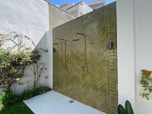 Property grounds - Sitges Spaces Garden Oasis - 3 Bedroom/2 Bath/Garden- Sleeps 7 (5+2) (Sitges)