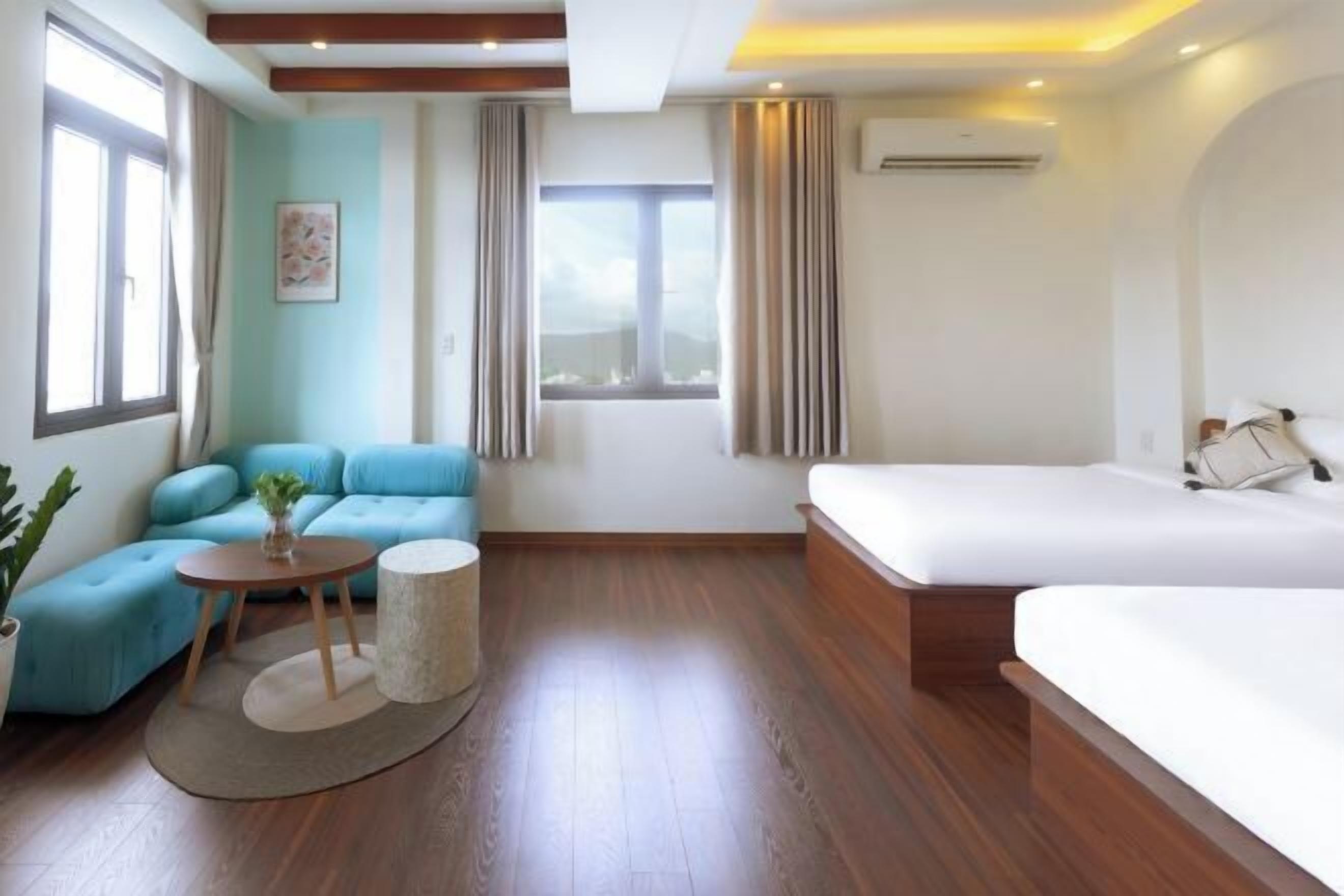 Pillowtop beds, soundproofing, free WiFi