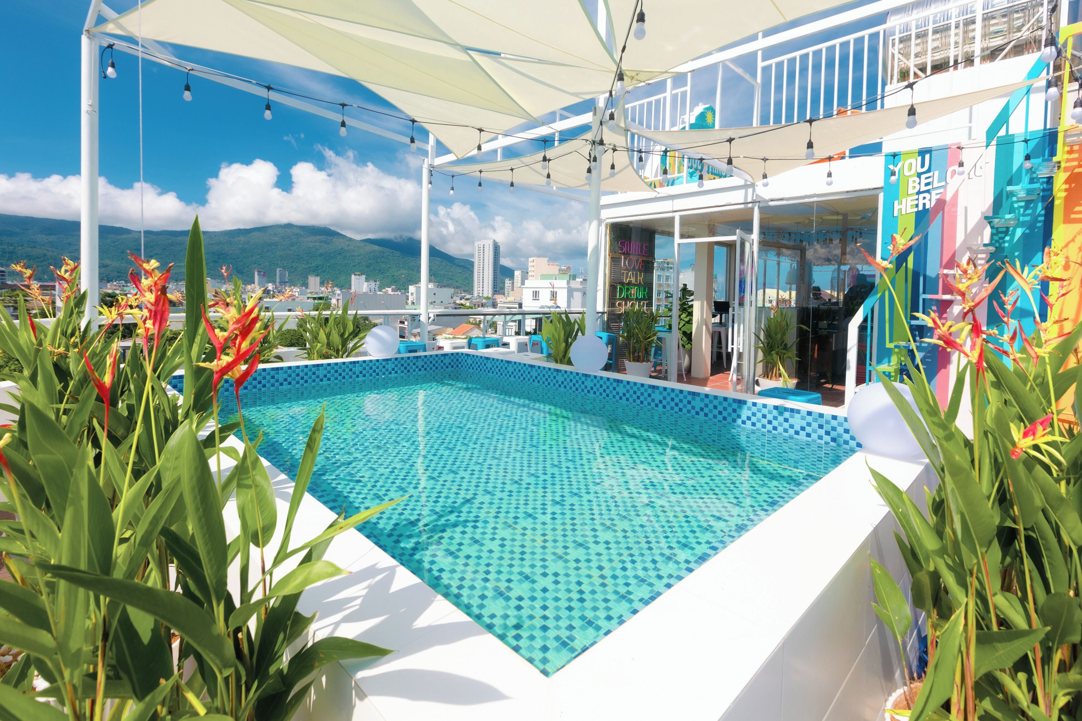 Kolam renang outdoor