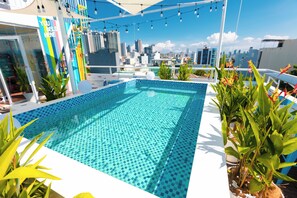 Outdoor pool - Danang Backpacker Hostel and Spa (Da Nang)