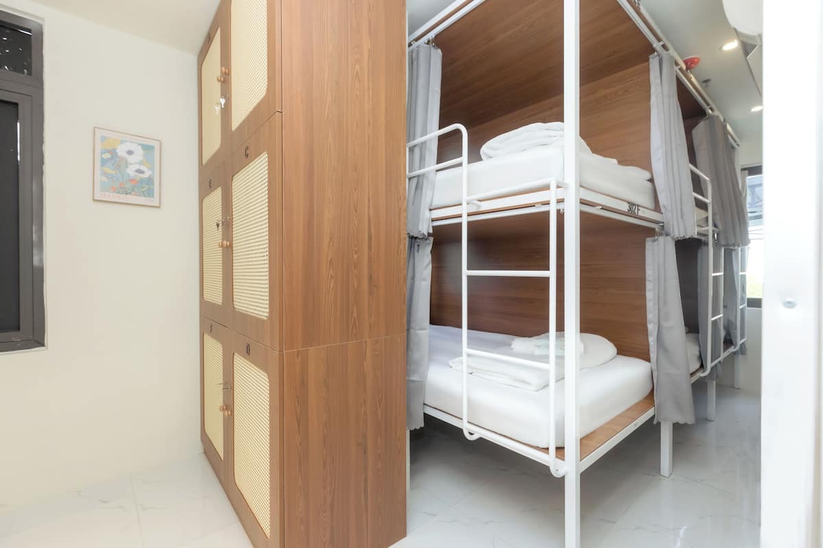 Slaapzaal, gemengd, uitzicht op bergen | 1 slaapkamer, pillowtop-bedden, geluiddichte muren, gratis wifi