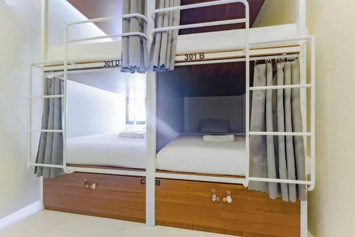 1 bedroom, pillowtop beds, soundproofing, free WiFi