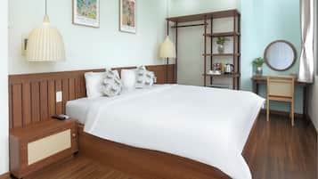 Rom – superior, byutsikt | Senger med overmadrass, lydisolert og wi-fi (inkludert)