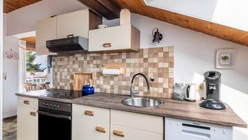 Kühlschrank, Ofen, Herdplatte, Geschirrspüler