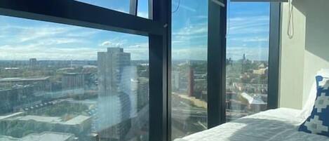 1 habitación, tabla de planchar con plancha, wifi y ropa de cama