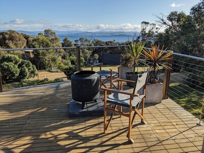 Sun-drenched with spectacular views. Central location for exploring Bruny.