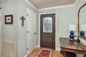 Interior - Near the Beach, Village, Pier, Shops & Restaurants (Saint Simons Island)