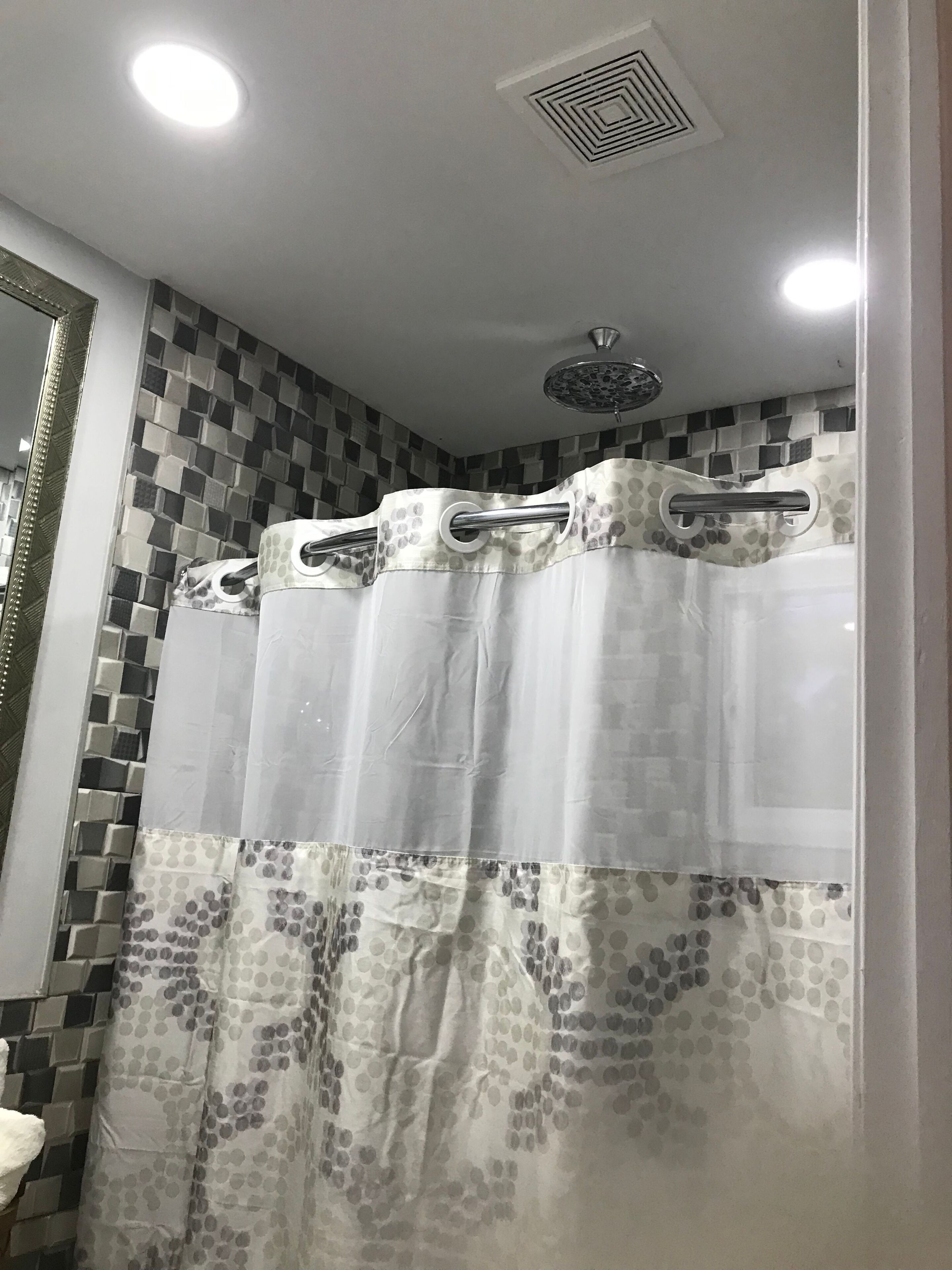 Douche, serviettes fournies