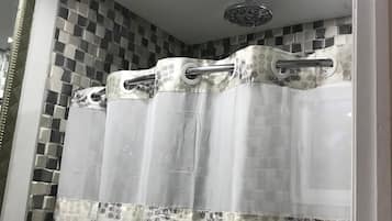 Douche, serviettes fournies