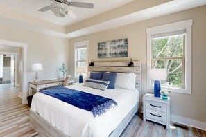 4 habitaciones, tabla de planchar con plancha, internet y ropa de cama