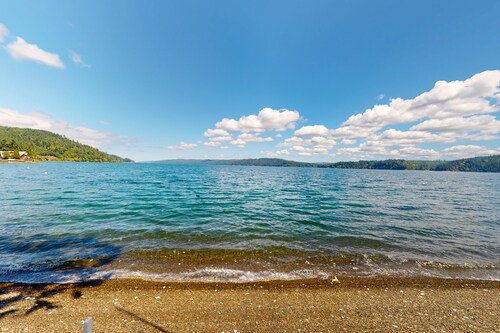Waterfront, dog-friendly home with amazing scenery, private beach & decks