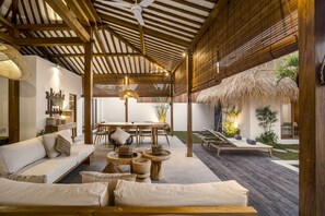 Living area - Villa Parasol by Alfred in Bali (Seminyak)