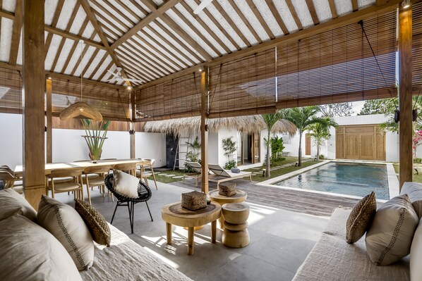 Living area - Villa Parasol by Alfred in Bali (Seminyak)
