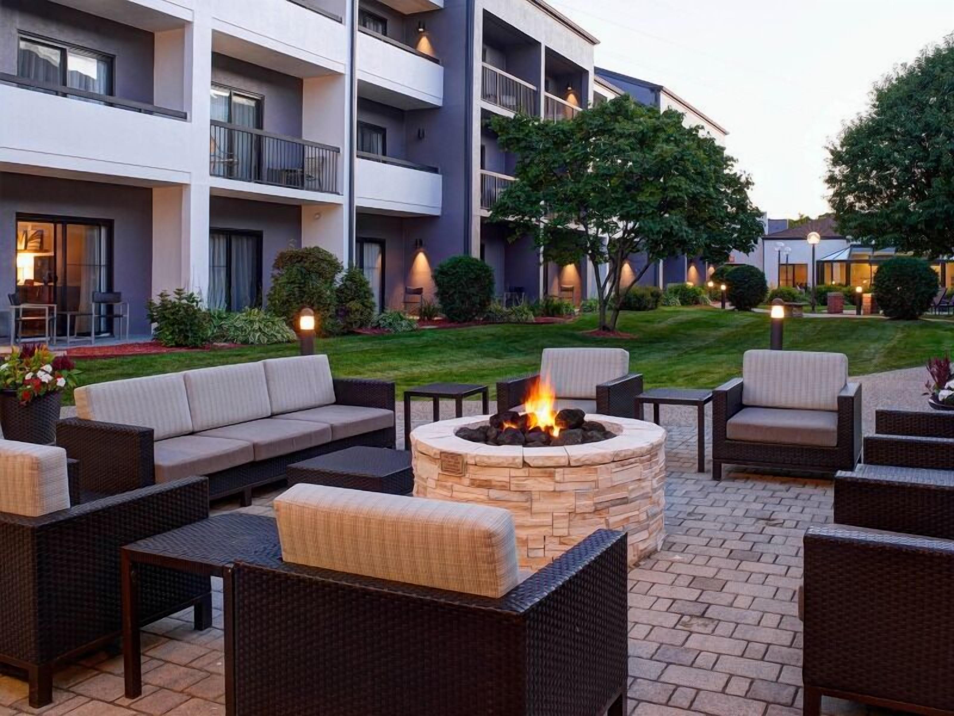 Best Value, Quality Stay! Pool, Pets Allowed, Near Eden Prairie Center