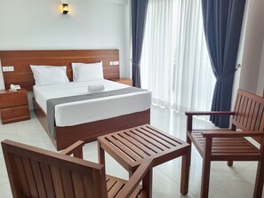 Quarto casal luxo | Roupas de cama premium, individualmente mobiliados, escrivaninha