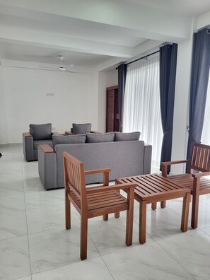 Premium bedding, individually furnished, desk, laptop workspace - Canela Resort Kabalana (Ahangama)