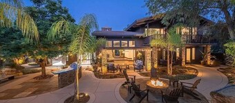 Resort-Style 5 BR Retreat in Lake Hodges W Pool, Jacuzzi, Grill, Volleyball Court