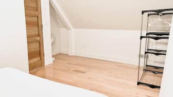 1 bedroom, desk, iron/ironing board, free WiFi