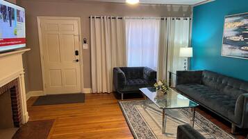 Smart TV, fireplace, computer monitors