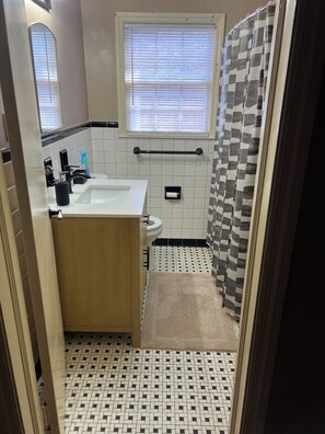 Towels, soap, shampoo, toilet paper
