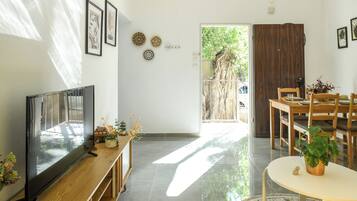 40-inch Smart TV with cable channels