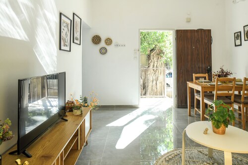 Charming 2BR in Haifa by Sea N' Rent