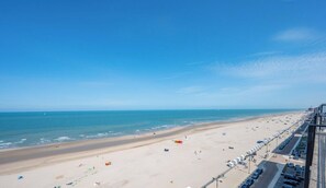 Beach nearby - Penthouse Floor, amazing top floor views (Middelkerke)