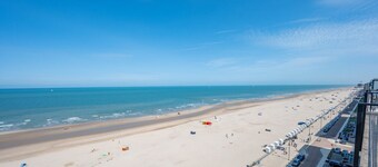 Penthouse Floor, amazing top floor views