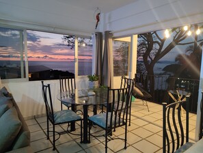 Dining - Expanded apartment with beautiful ocean view for 10 people (Mismaloya)