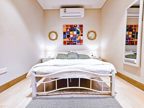 1 bedroom, iron/ironing board, WiFi, bed sheets