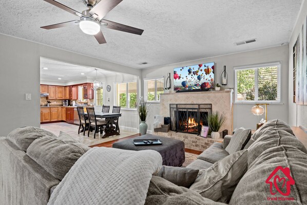 TV, fireplace, DVD player, books