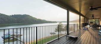 Lakefront Retreat in Mooresburg