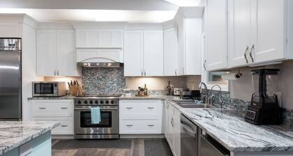 Lakefront Retreat in Mooresburg