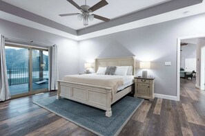 7 chambres, bureau, fer et planche à repasser, lit parapluie