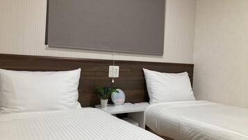 Basic Room | Desk, free WiFi