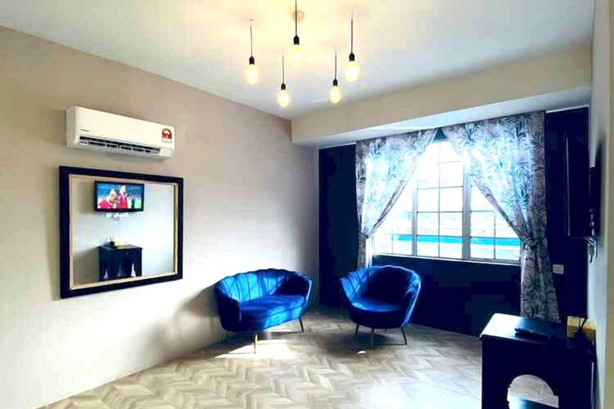 1 bedroom, desk, laptop workspace, free WiFi