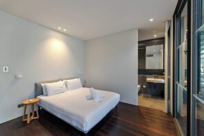 4 bedrooms, iron/ironing board, travel cot, WiFi